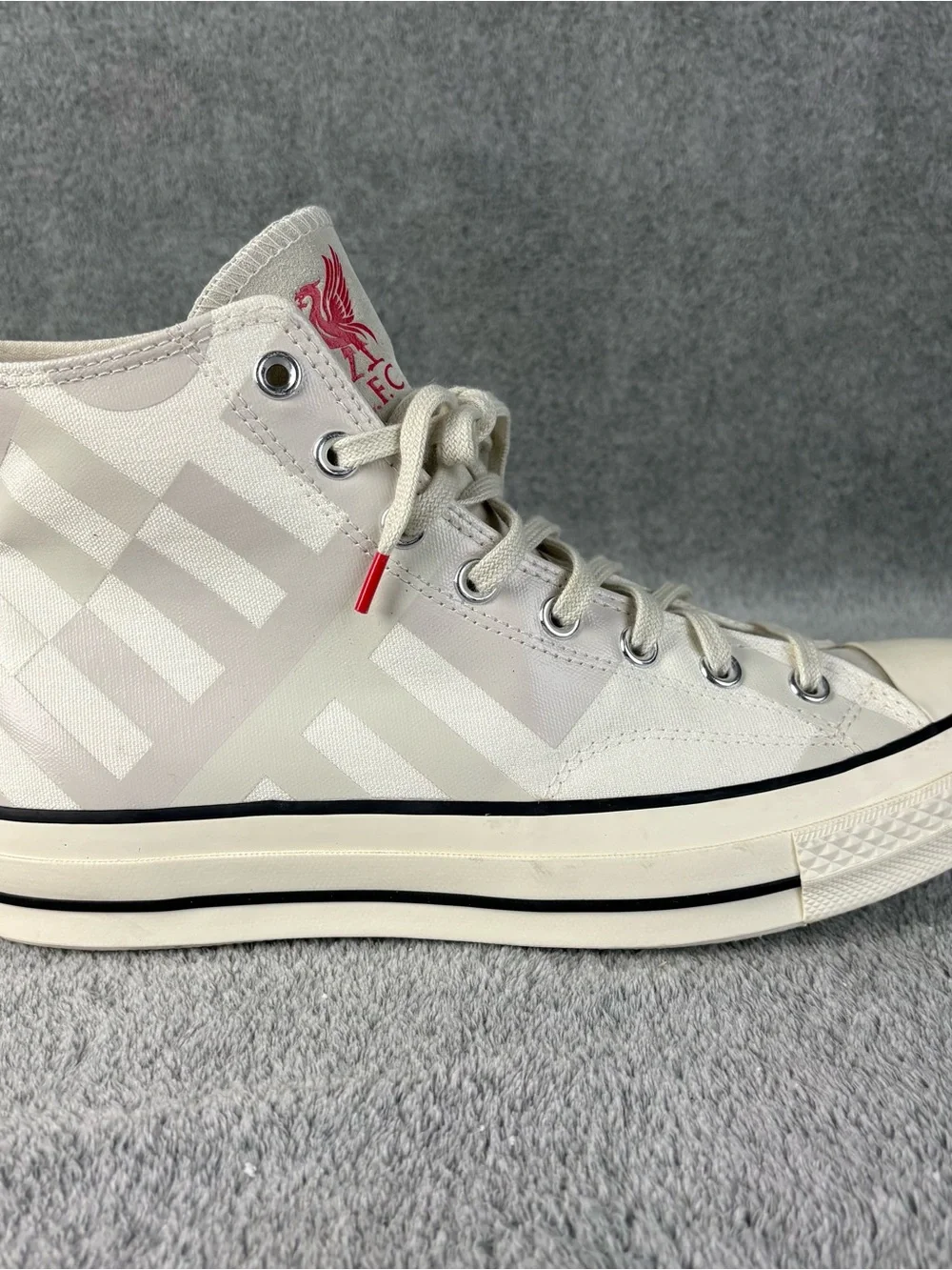 Size US 10.5 UK 9.5 Liverpool F.C. x Converse Chuck 70 High Anfield Stadium - Picture 13 of 16